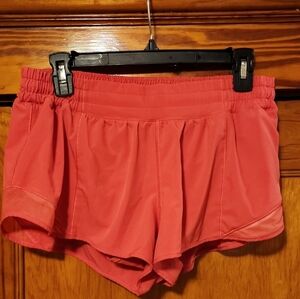 Lululemon Hotty Hot II Lined Low-Rise  Athletic Shorts In Coral 2.5" Inseam Sz12